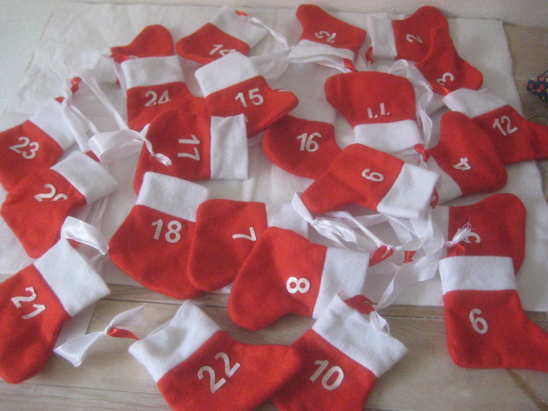Calendari: WEIHNACHTS  SOCKEN  KALENDER – Usato da Uster venduto da flocke1