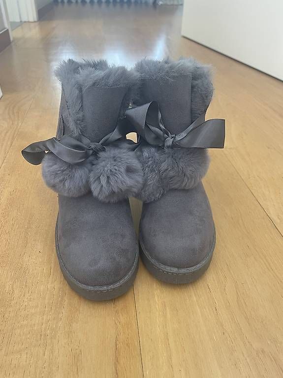 Scarpe da donna: stivaletti con pelo – Nuovo e nell'imballaggio originale da Lugano venduto da naz_zkg8