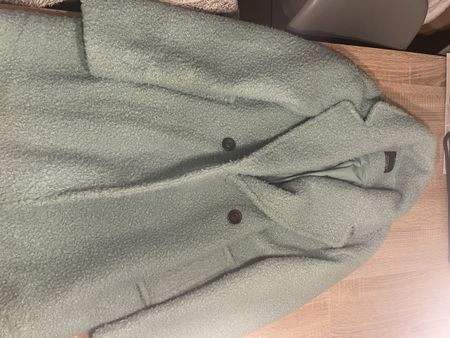 Flauschige Winterjacke von Bershka, Grösse M, Top Zustand