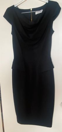 Elegantes, figurbetontes, schwarzes Kleid, Grösse 36/S