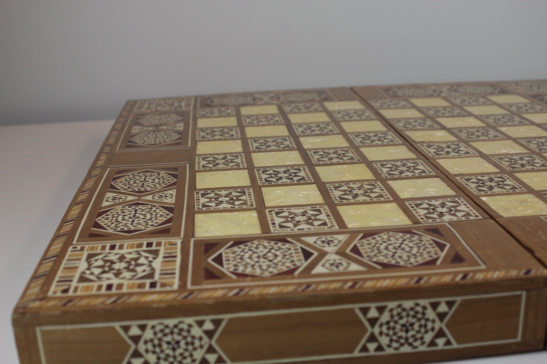 Giochi: Schach & Backgammonspiel Intarsien Perlmutt – Usato da Basel venduto da IRMAundFRED 2