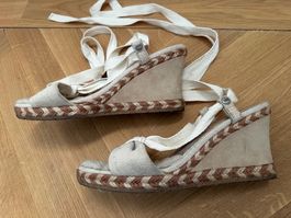 UGG "Amelie" Sandalen Keilabsatz Beige Grösse 39