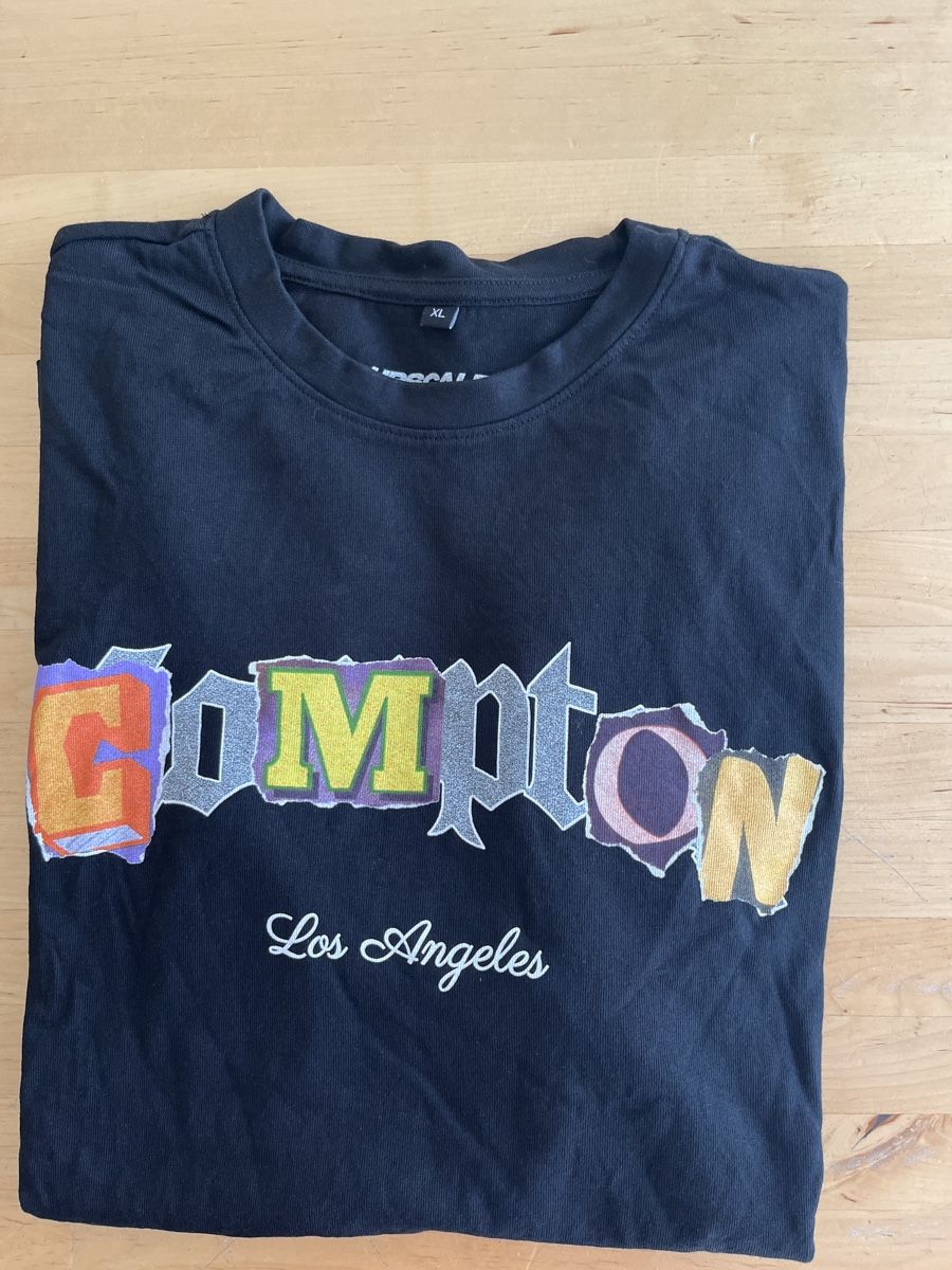 T-Shirts: Schwarzes Compton T-Shirt, Upscale Studios, Gr. XL – Neu (gemäss Beschreibung) aus neuenhof von cocoros 5