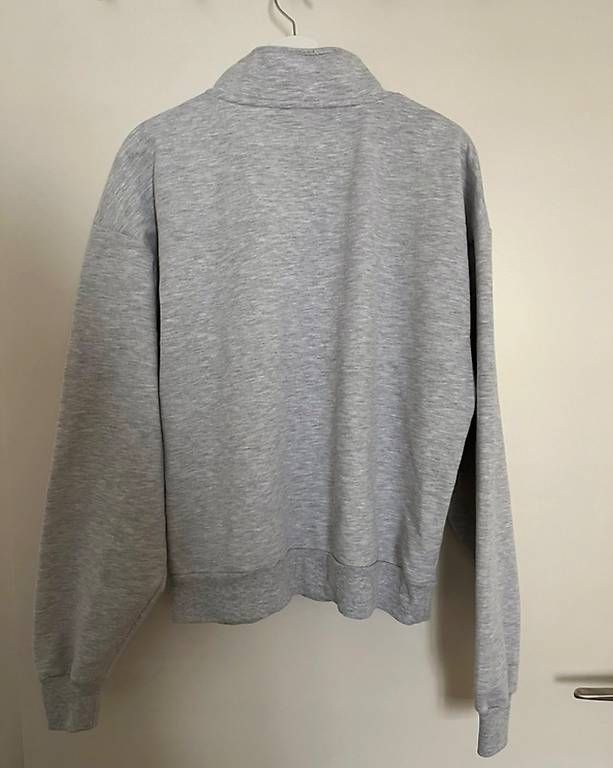 Maglioni & Felpe: Grauer Pullover / Sweatshirt Gr. 38 von Asos – Usato da Zürich venduto da Imaime 1