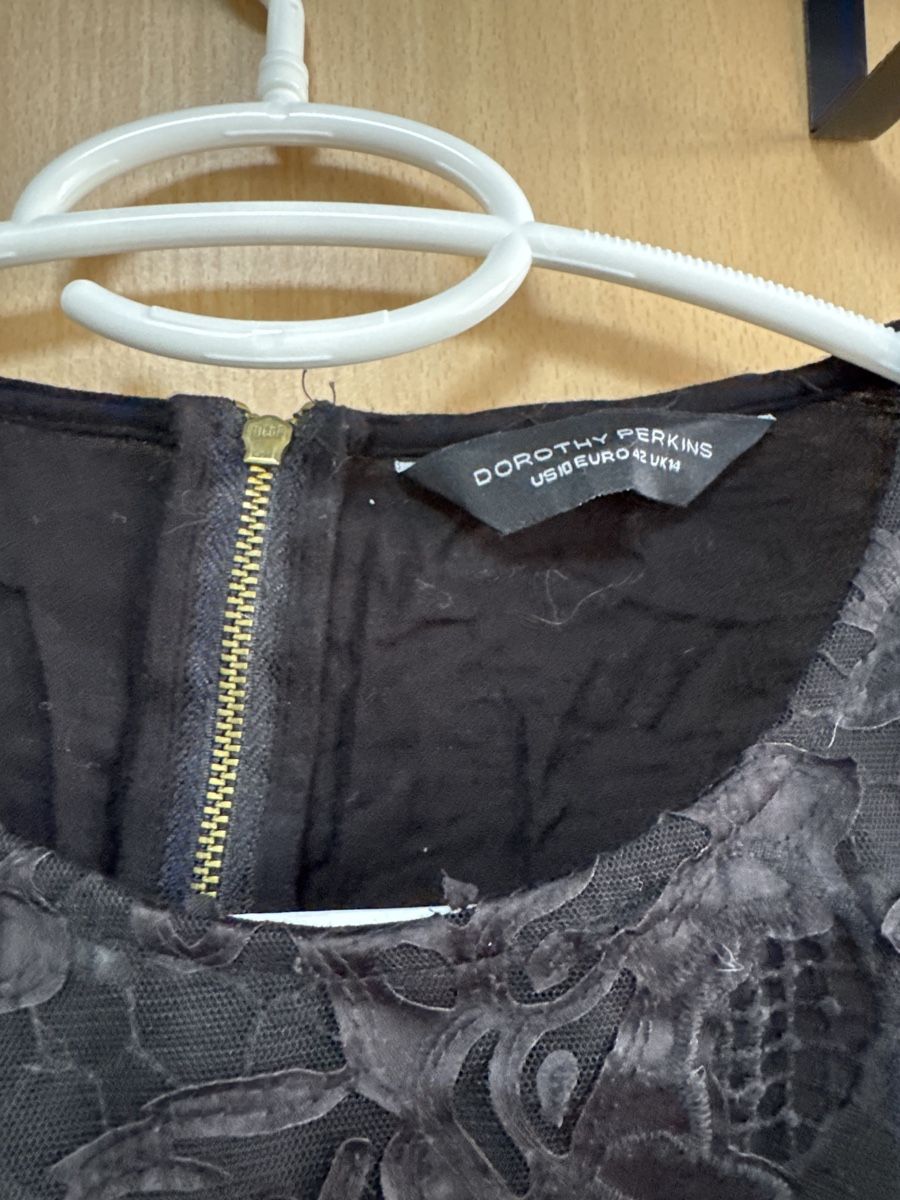 Dorothy Perkins Tops: Schwarze Spitzenträgerbluse Grösse 8 Dorothy Perkins – Neu (gemäss Beschreibung) aus Thun von Vans_98 1