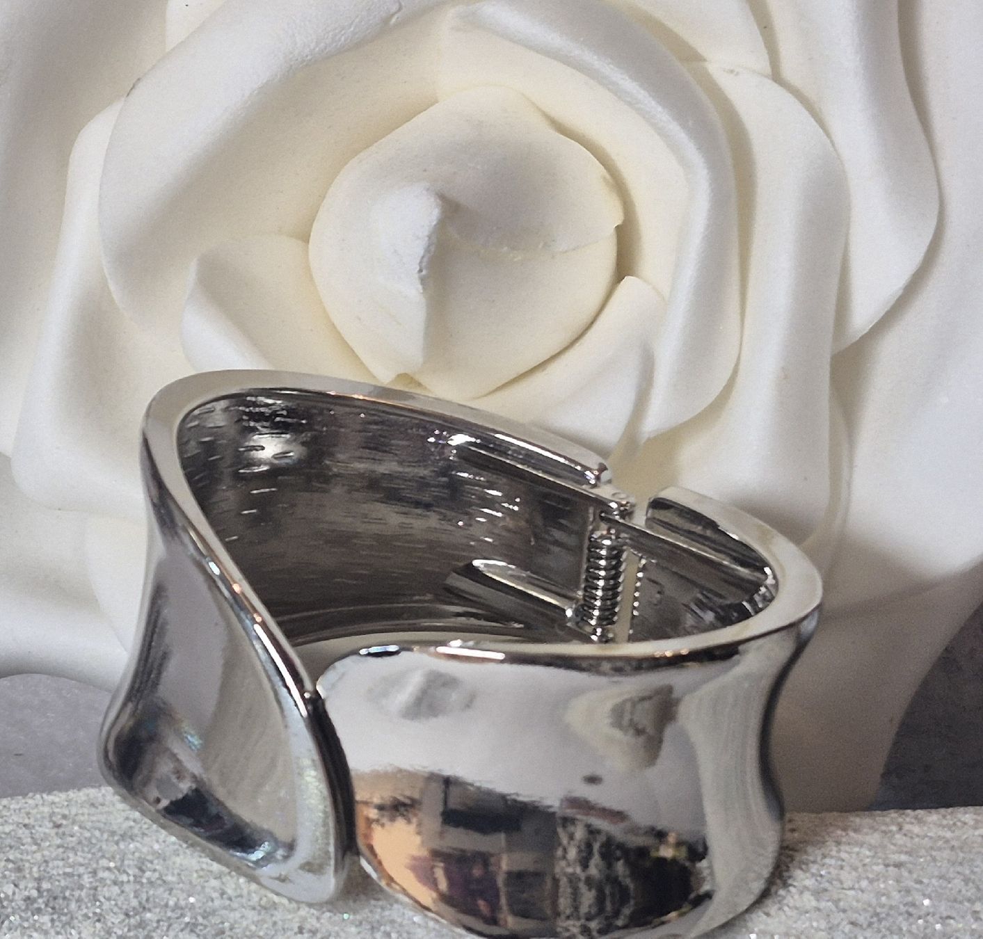 Armbänder & -reifen: Bracciale rigido colore argento forma curva  – Neu (gemäss Beschreibung) aus Giubiasco von Stefaniav 5