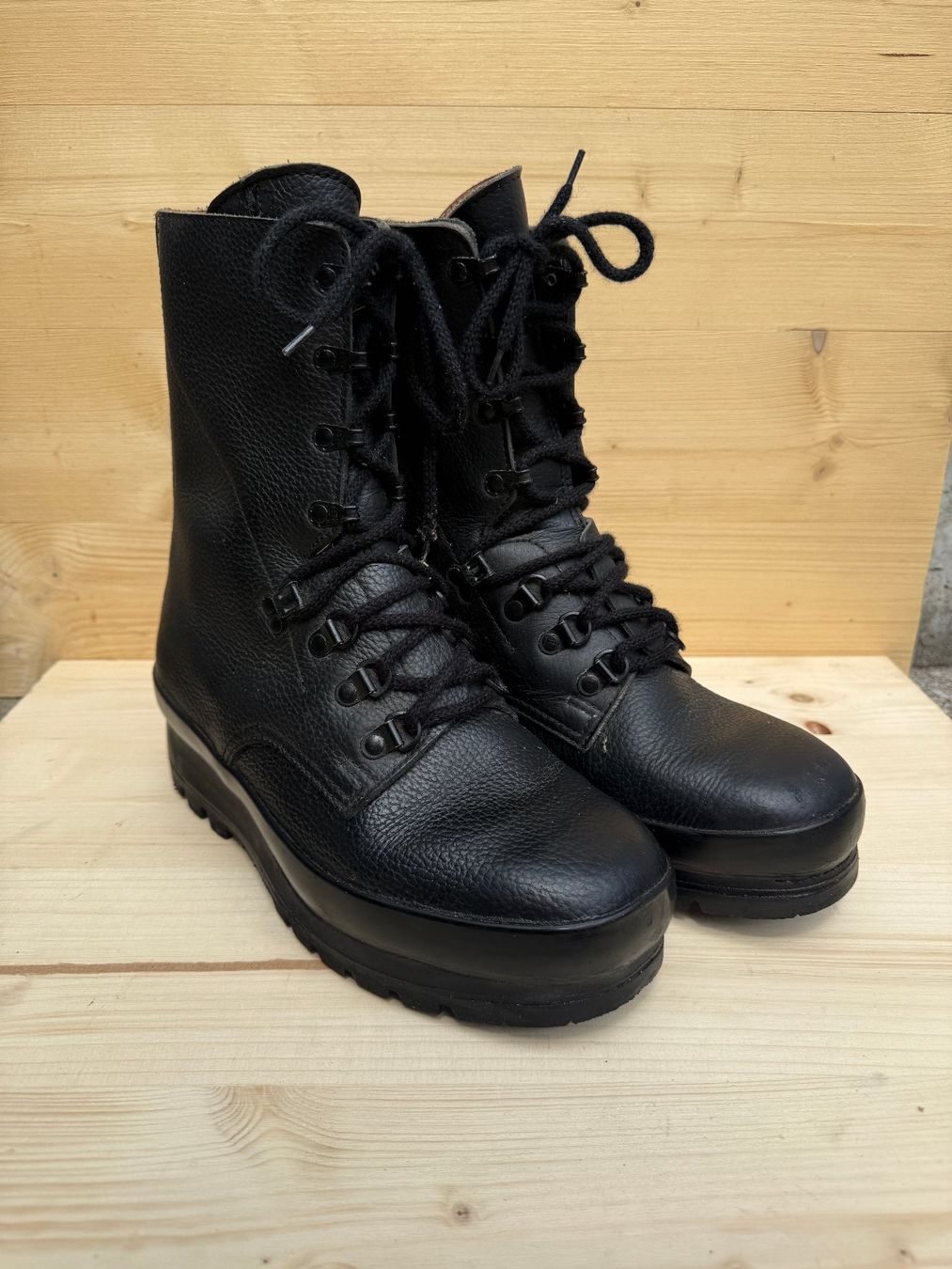 Schweizer Armee Herrenschuhe: KS 90 Grösse 42/42.5 – Gebraucht aus Niederteufen von TheSnwbrdingShark