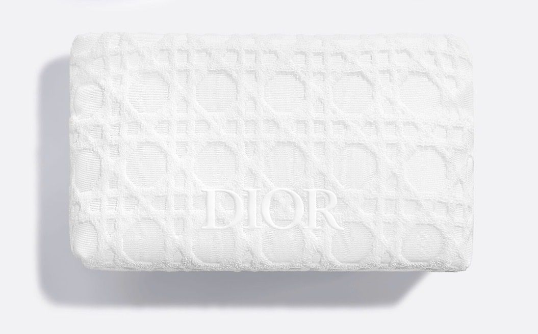 Dior Trousses de maquillage: Dior Beauty white cannage pouch – Neuf avec emballage d'origine à Luzern par sas_r89l 3
