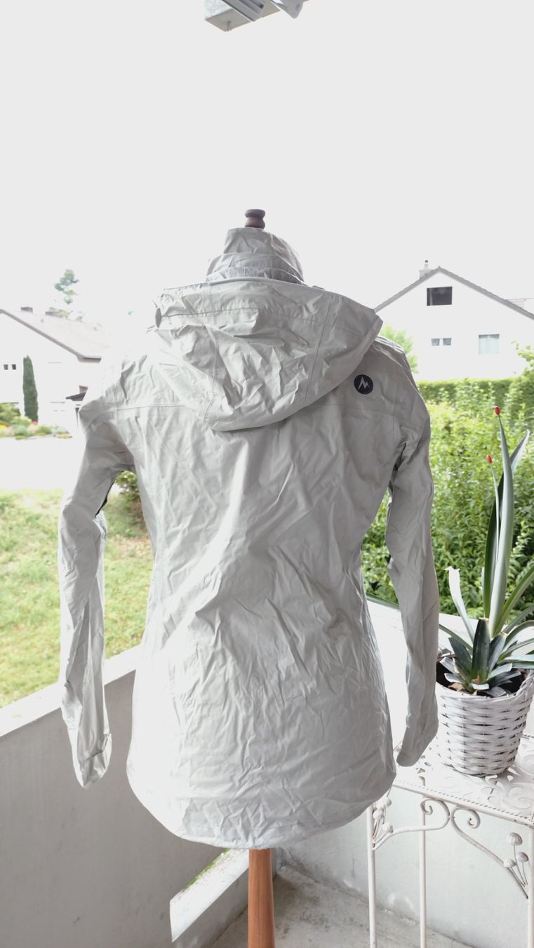 Marmot Jacken: Marmot Regenjacke Damen Grösse M – Gebraucht aus Uster von Junipa 1