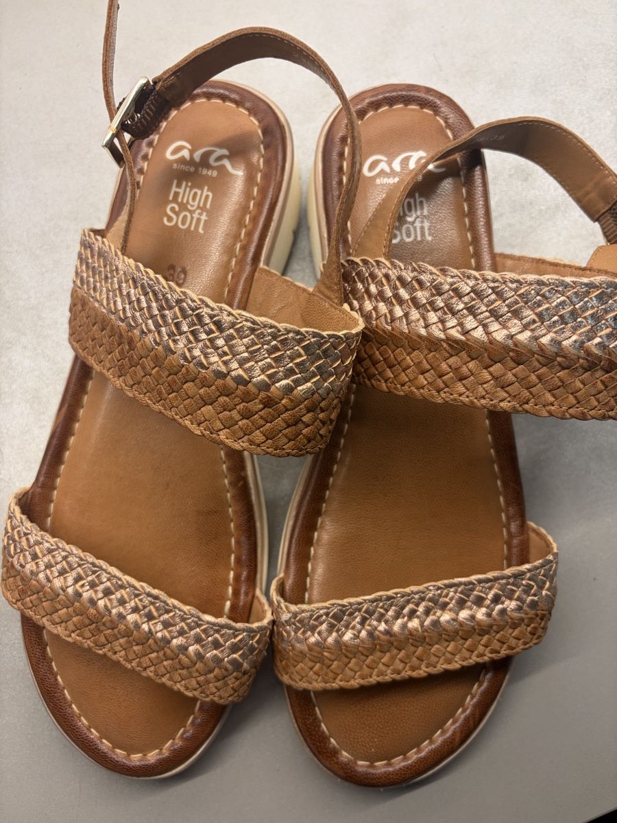 Ara Damenschuhe: Ara Sandalen Grösse 39  – Gebraucht aus Basel von Brunner.T 1