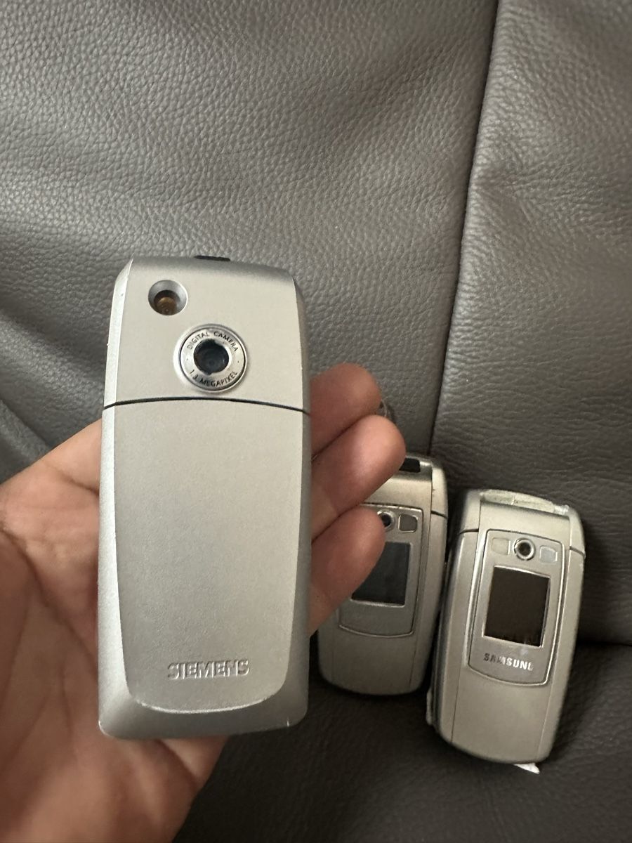 Samsung Telefoni cellulari / Smartphones: Samsung Hand Konvolut 3 – Difettoso da Heerbrugg venduto da Amazon38 3