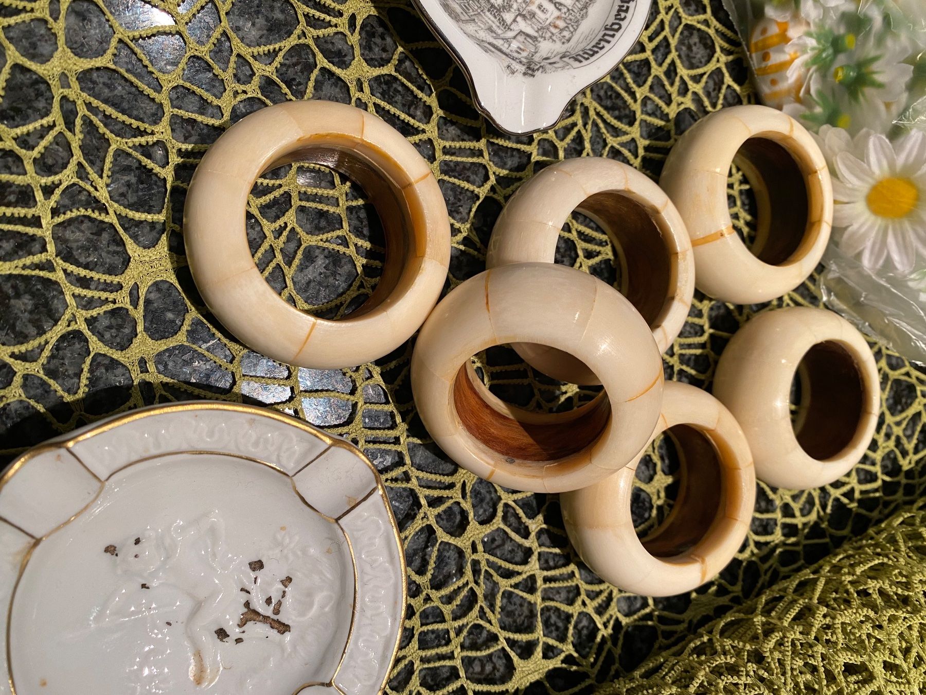 Altro in Decorazioni & Accessori: 6  Serviettenringe+ 2 aschenbecher – Usato da Buchs ZH venduto da Sten7 2