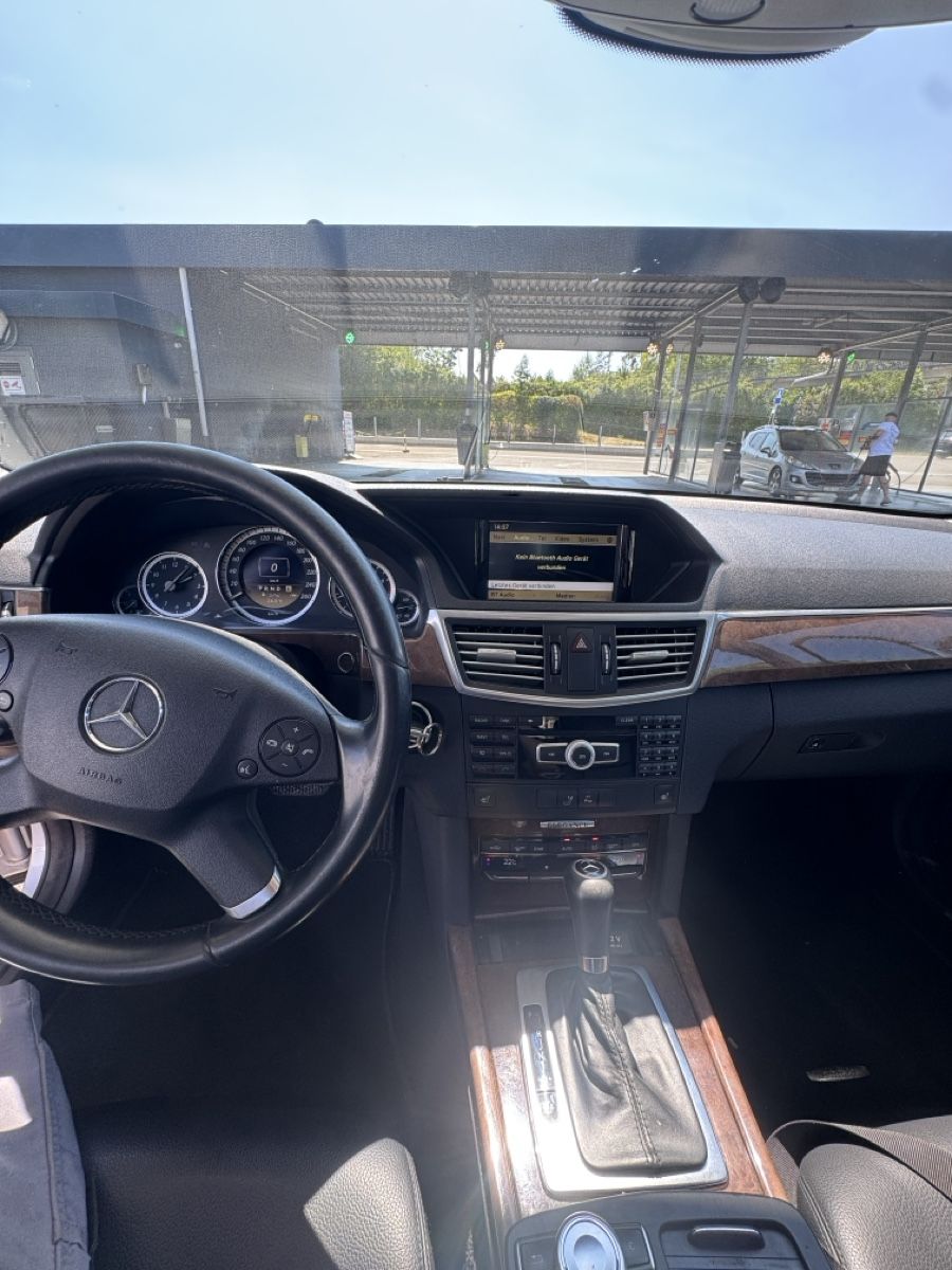 Mercedes-Benz Automobili: Mercedes E 200 NGT – Usato da Bünzen venduto da Werner16 8