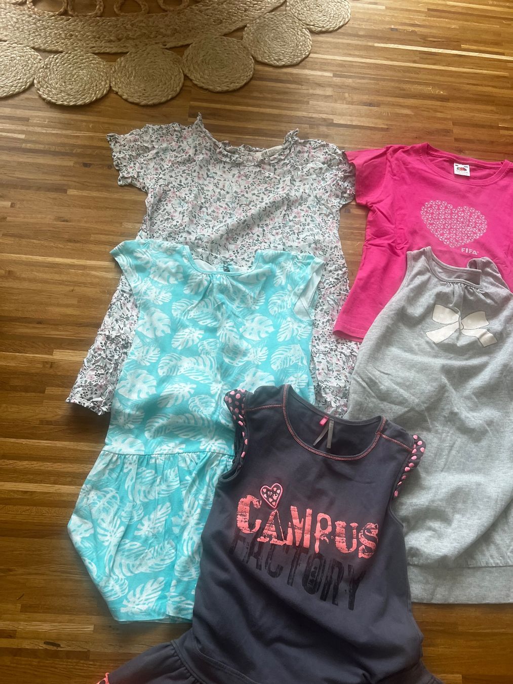 Lotti & Set di vestiti: Kleider Grösse 128 – Usato da Stans venduto da Fee81 4