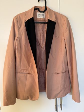 Bershka Blazer Gr.L, nude/rosa mit schwarzen Details