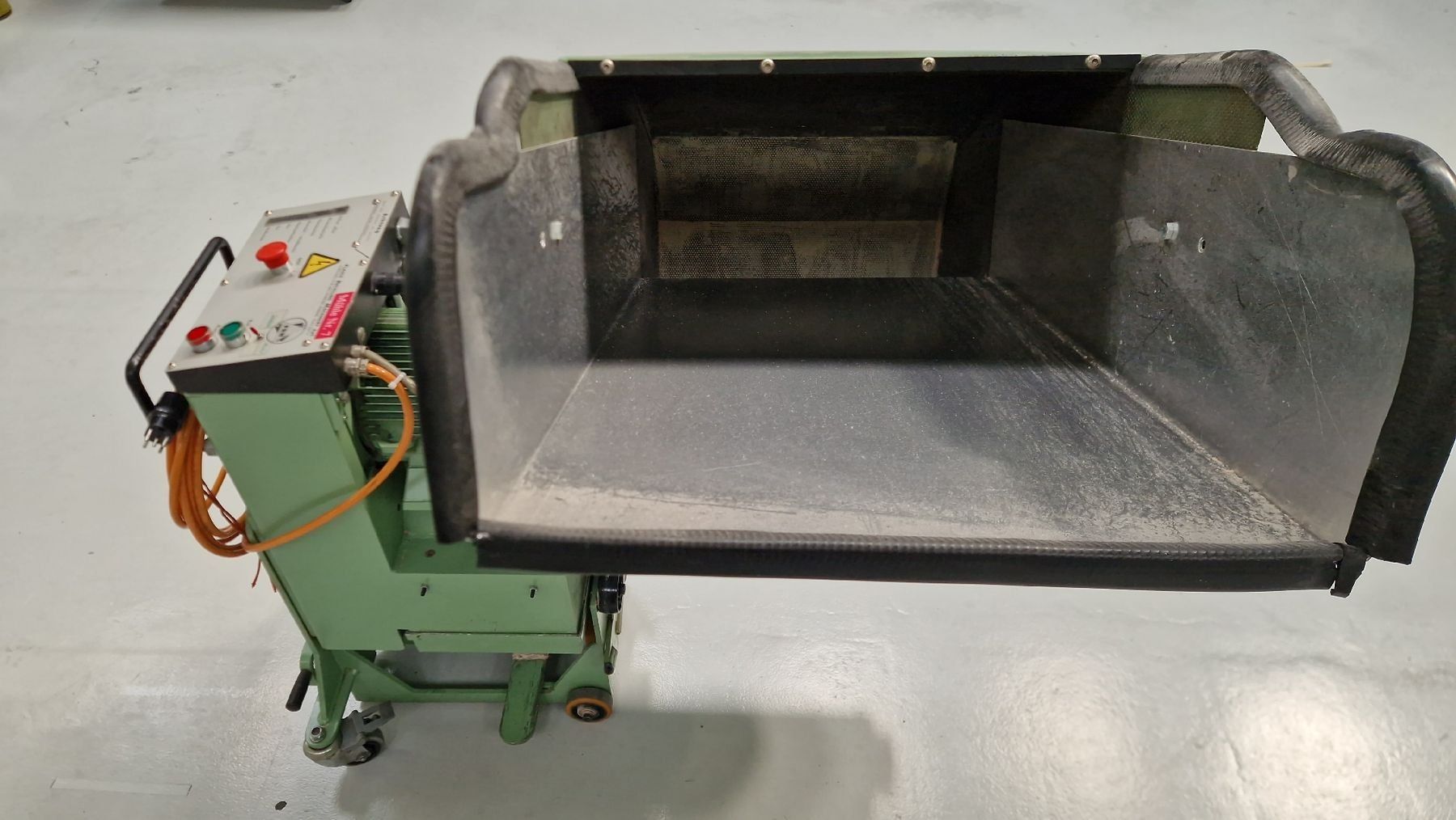 Tutte le macchine: Industriemühle Recyclingmühle Schredder – Usato da Rapperswil SG venduto da Nino230 1