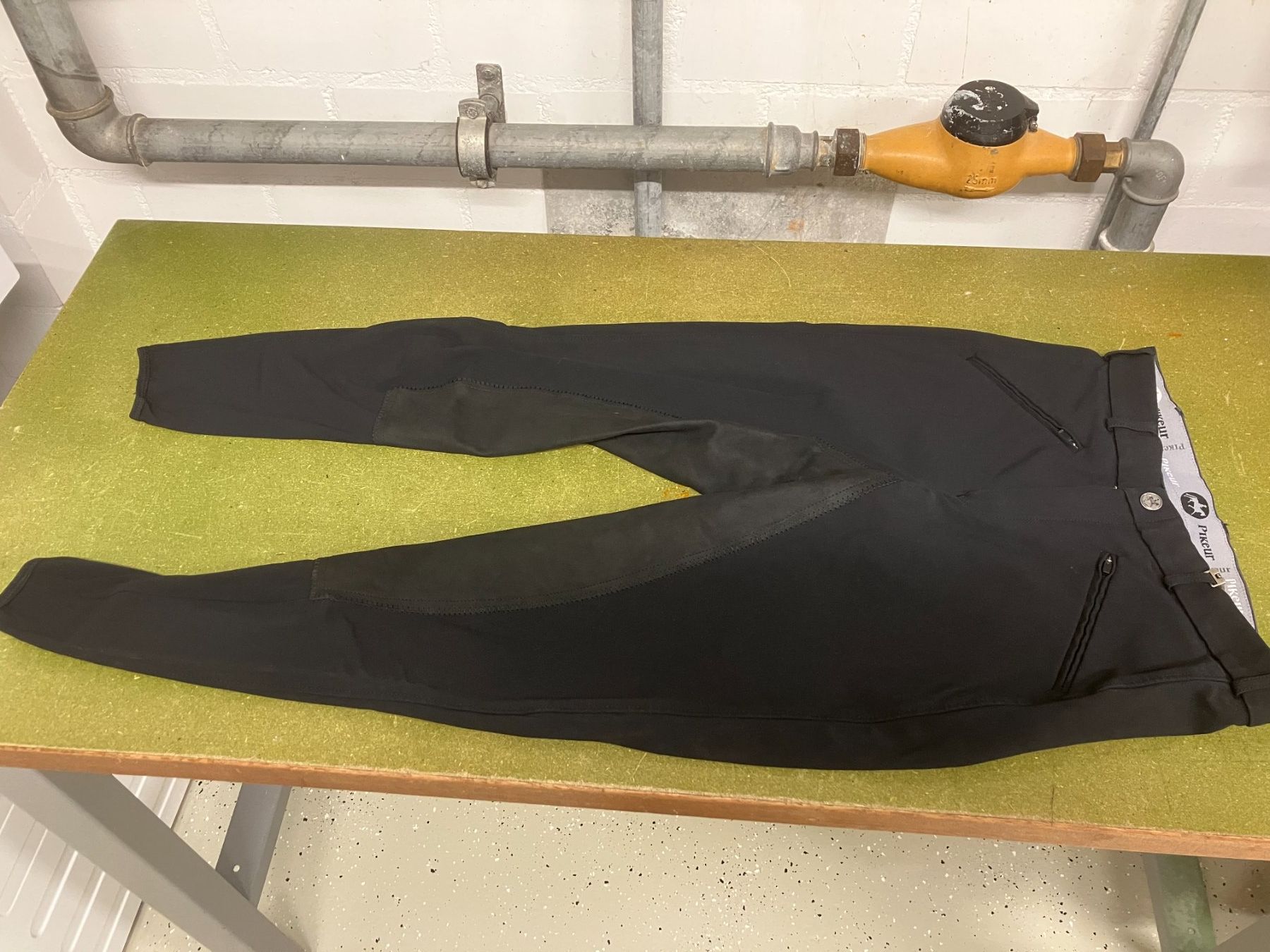 Pikeur Pantaloni: Reithose Pikeur schwarz (Herren) – Usato da Lenk im Simmental venduto da Jrg7410 2
