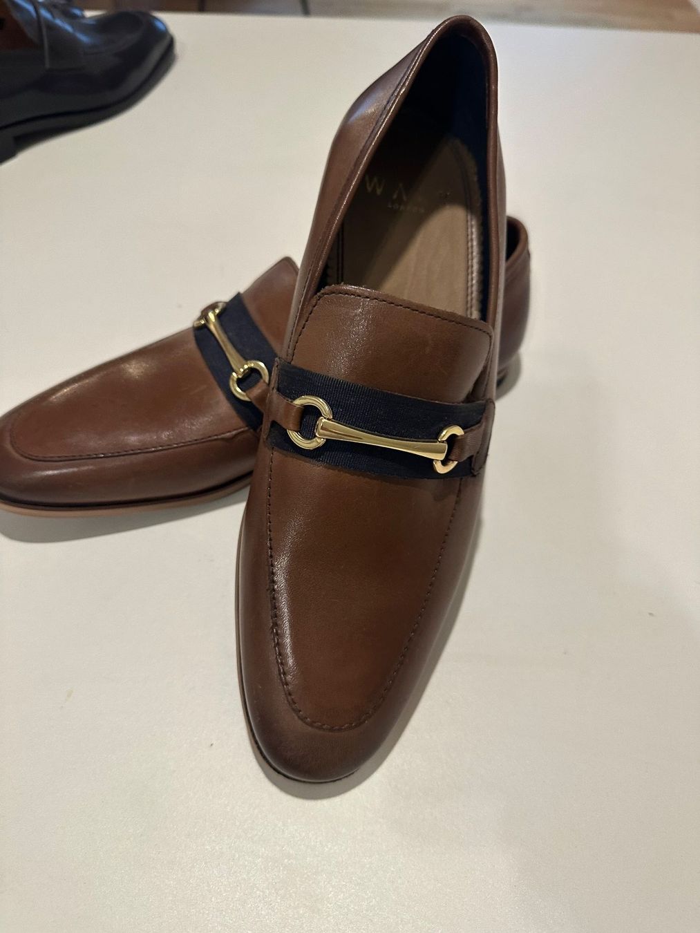 Scarpe da uomo: Wunderschöne Loafer - Leder - Grösse 8 - Neu – Nuovo (secondo la descrizione) da recherswil venduto da Leuenberger_Lohn