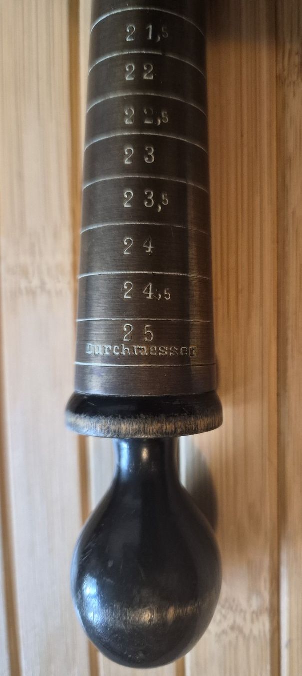 Tutti gli attrezzi: Antikes Ringmass - Ringstock - Ringmesser – Usato da Basel venduto da Kurioses 2