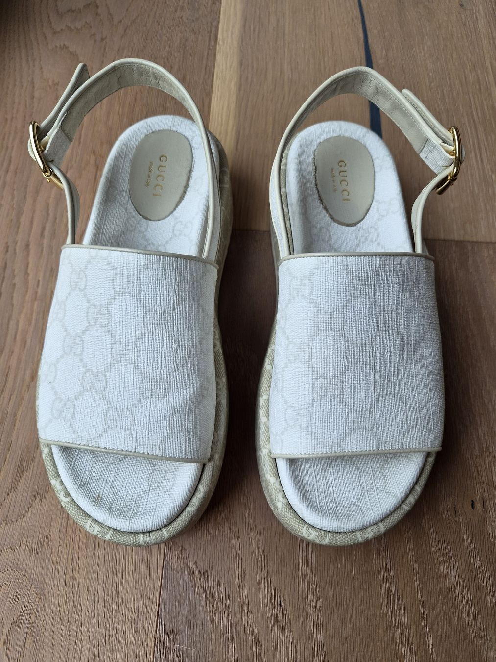Gucci Scarpe da donna: Gucci Sandale monogramweiss Groesse 38 neu – Nuovo (secondo la descrizione) da Immensee venduto da jan_9rzs 1