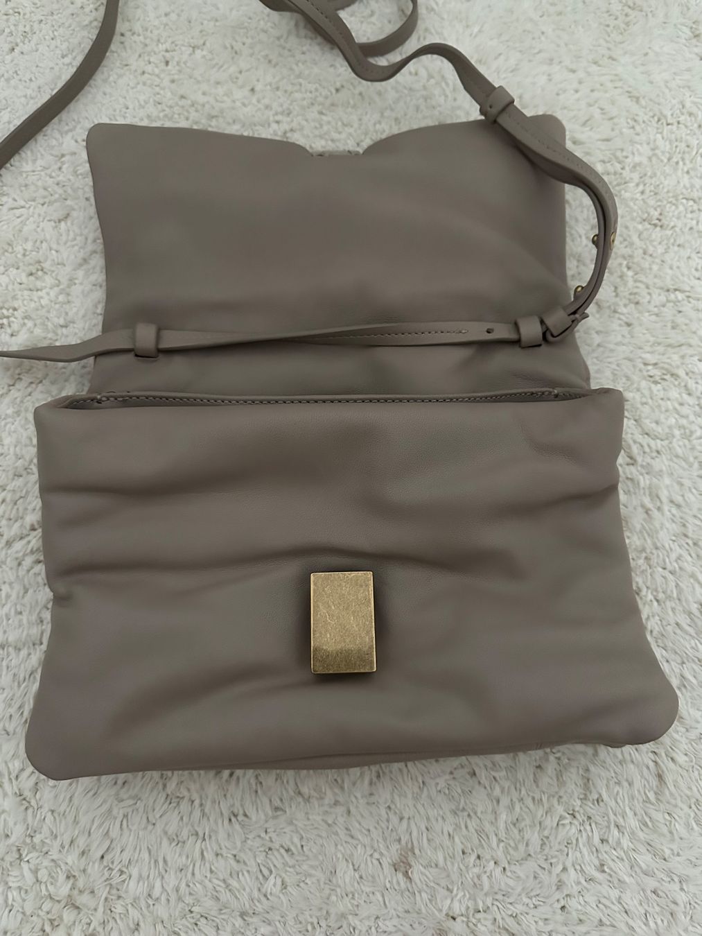 Massimo Dutti Borse da donna: Massimo Dutti padded bag – Usato da Dallenwil venduto da ZD2019 3
