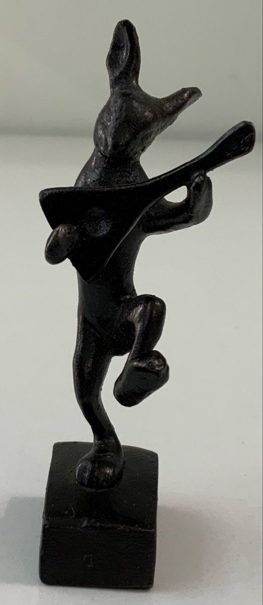Statuette: Lapin jouant avec une Balalaïka – Usato da rolle venduto da Tontonjulot