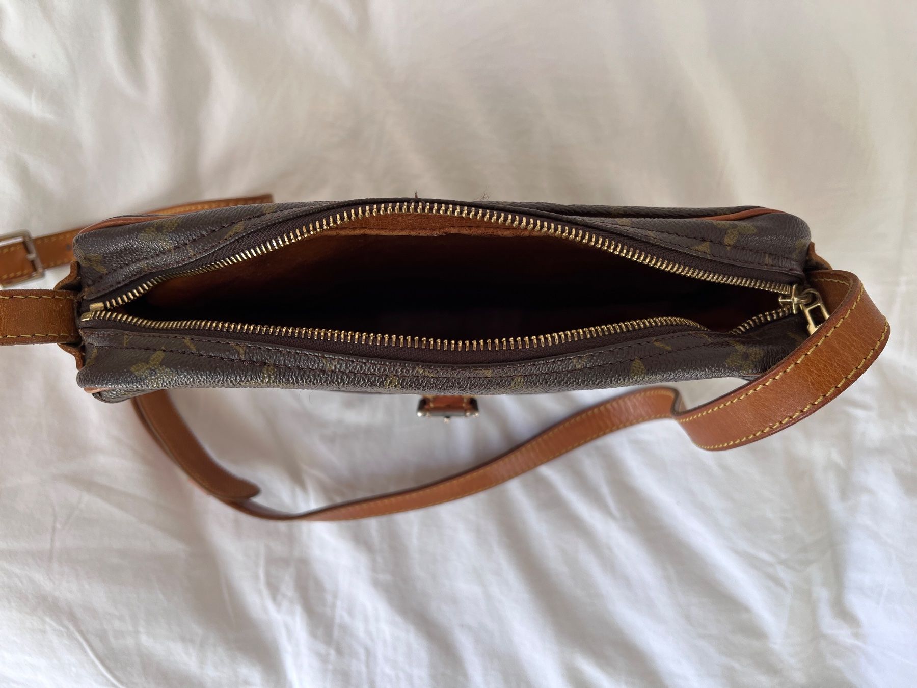 Louis Vuitton Borse: Louis Vuitton Umhängetasche – Usato da Basel venduto da ara_rf7v 3