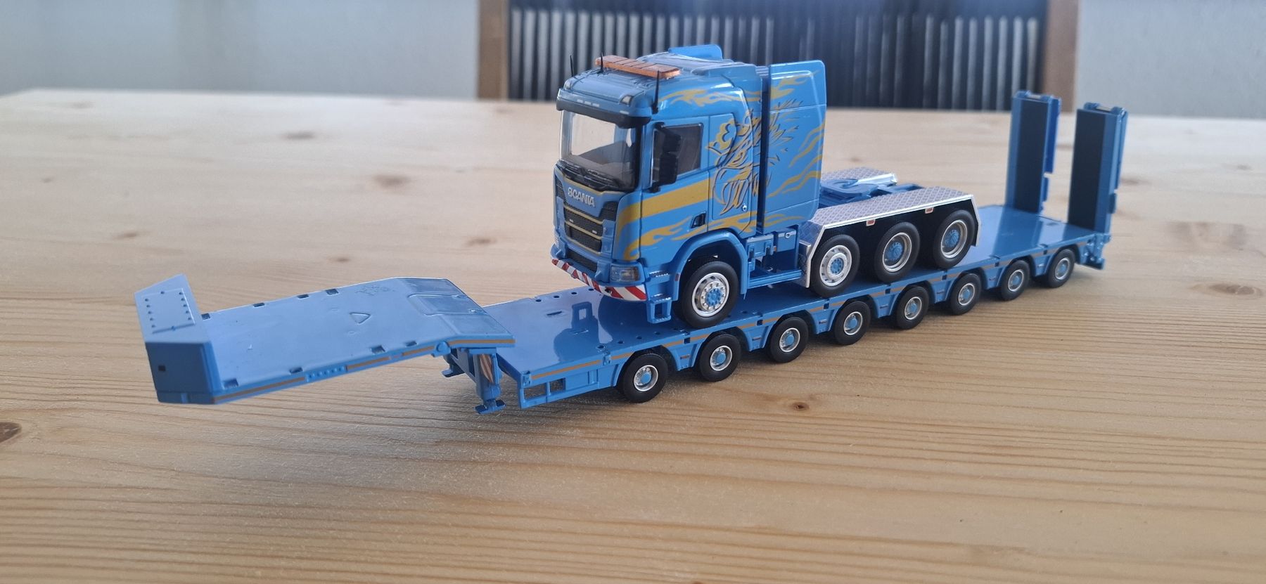 Modellbausätze & Standmodelle: Scania 650v8 mit Auflieger 1:64 – Neu und originalverpackt aus Ebnet von rafaelc17 4