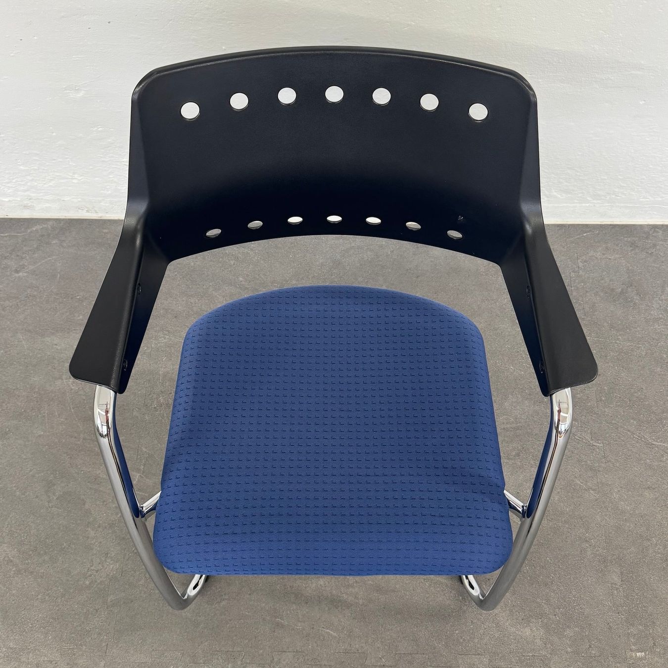 Girsberger Stühle: Girsberger 3300 Freischwinger mit Sitzfläche Stoff Blau - – Gebraucht aus Schönenwerd von mcofficeshop 7