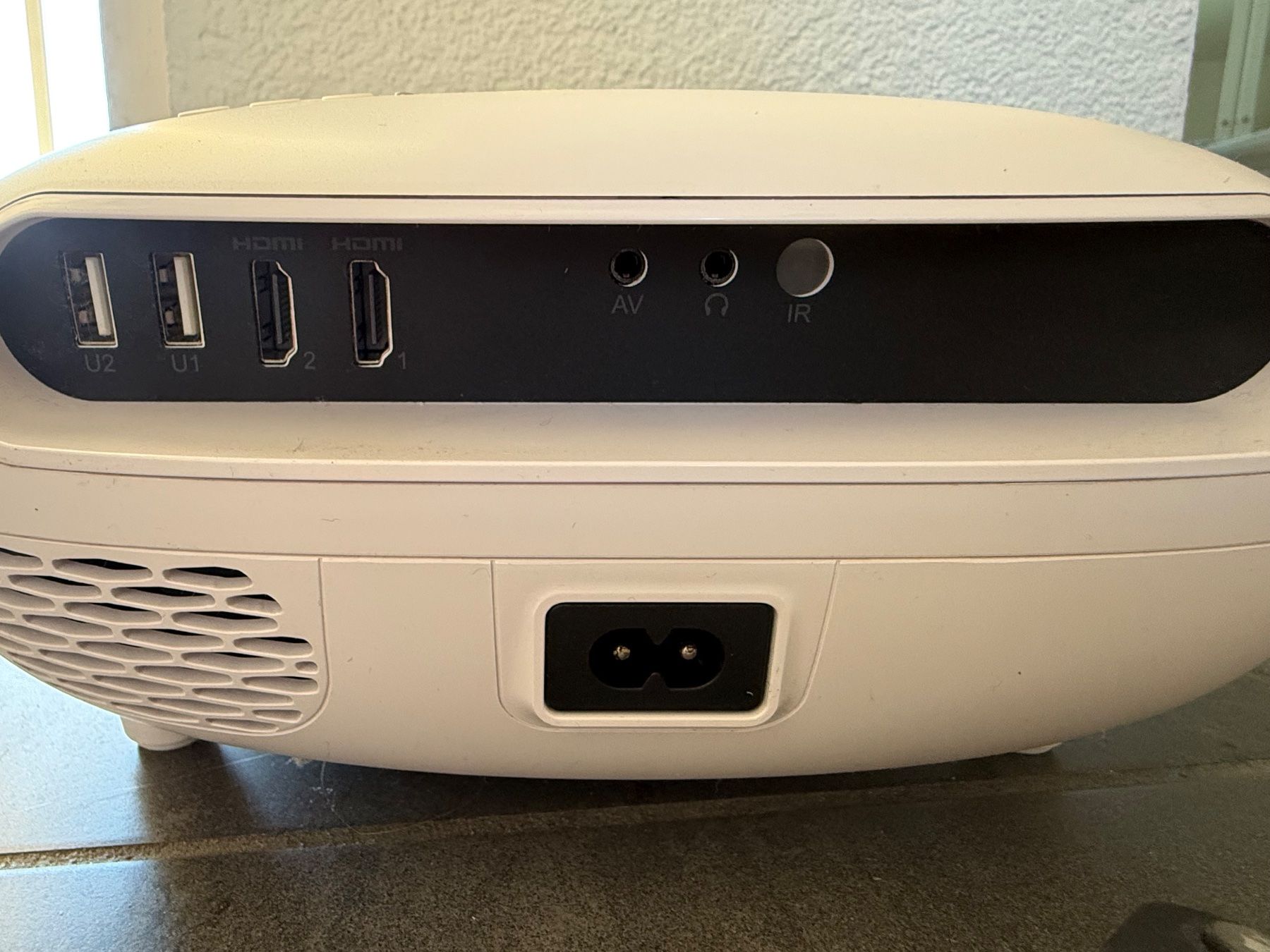 Home Cinema: Beamer / Video projector – Usato da Zürich venduto da ame_r6dk 3