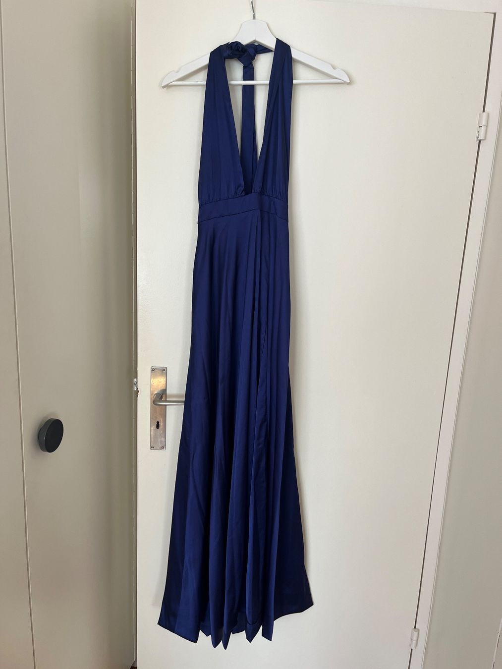 Robes: Nadine Merabi Abendkleid – Neuf (Voir description) à Bern par michelle_c98 3