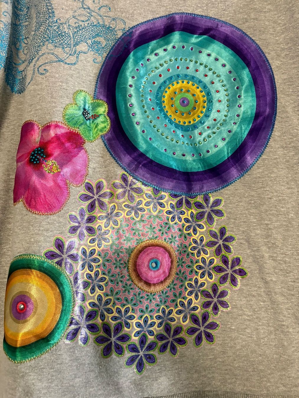 Desigual Maglioni & Felpe: Desigual Pullover/multicolor, XL, grau/ Mandalas, Arm Strick – Usato da Rikon im Tösstal venduto da miarosen 3