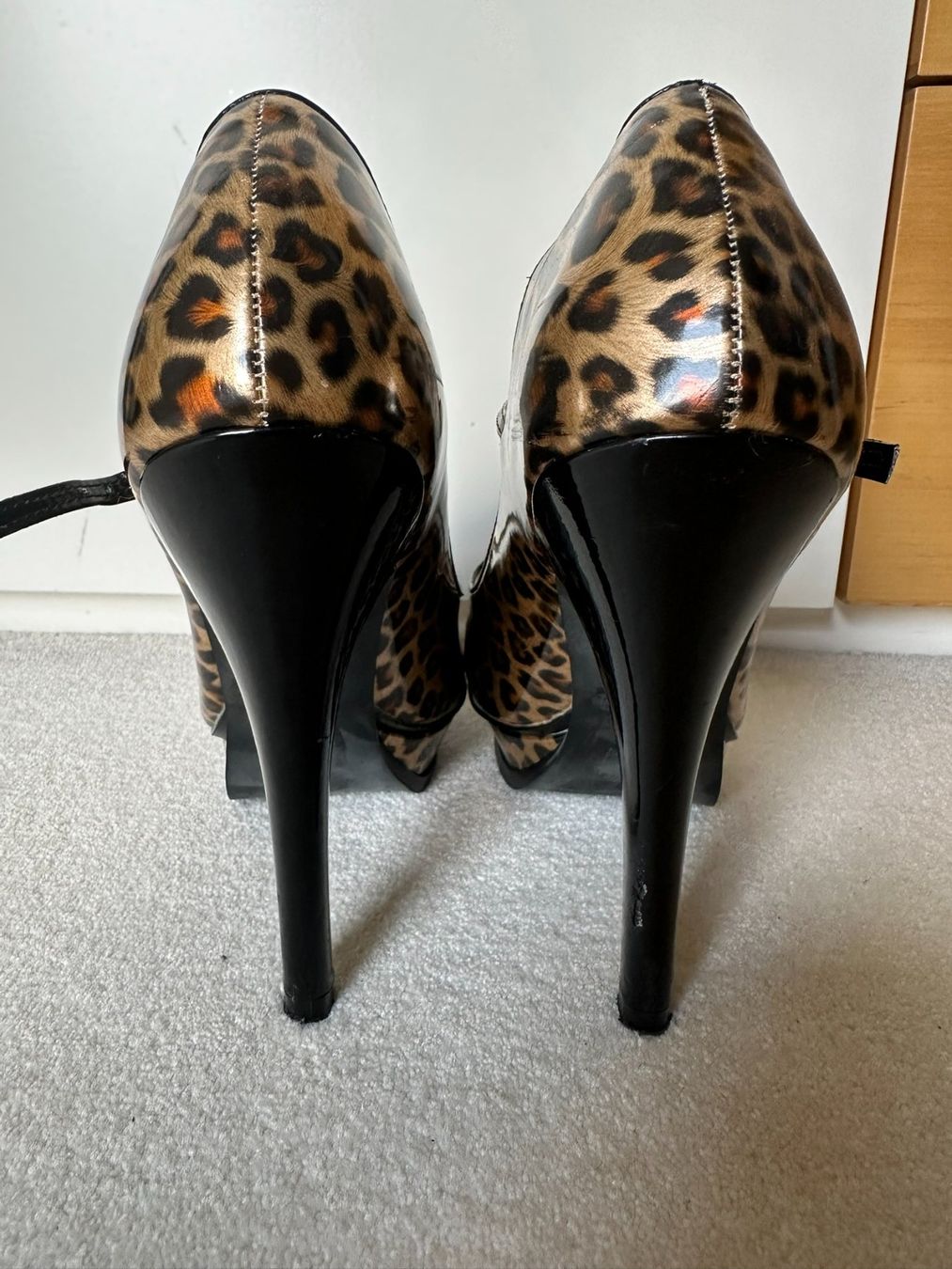 Damenschuhe: Pinup Couture Leopard Heels – Gebraucht aus Sevelen von per_w85c 3