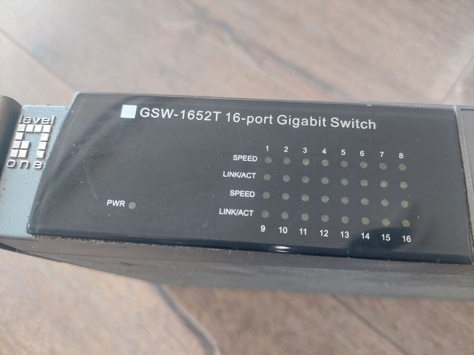 Hub & Switch: LevelOne 16-Port Gigabit Switch – Usato da Niedergösgen venduto da Lene1805 3