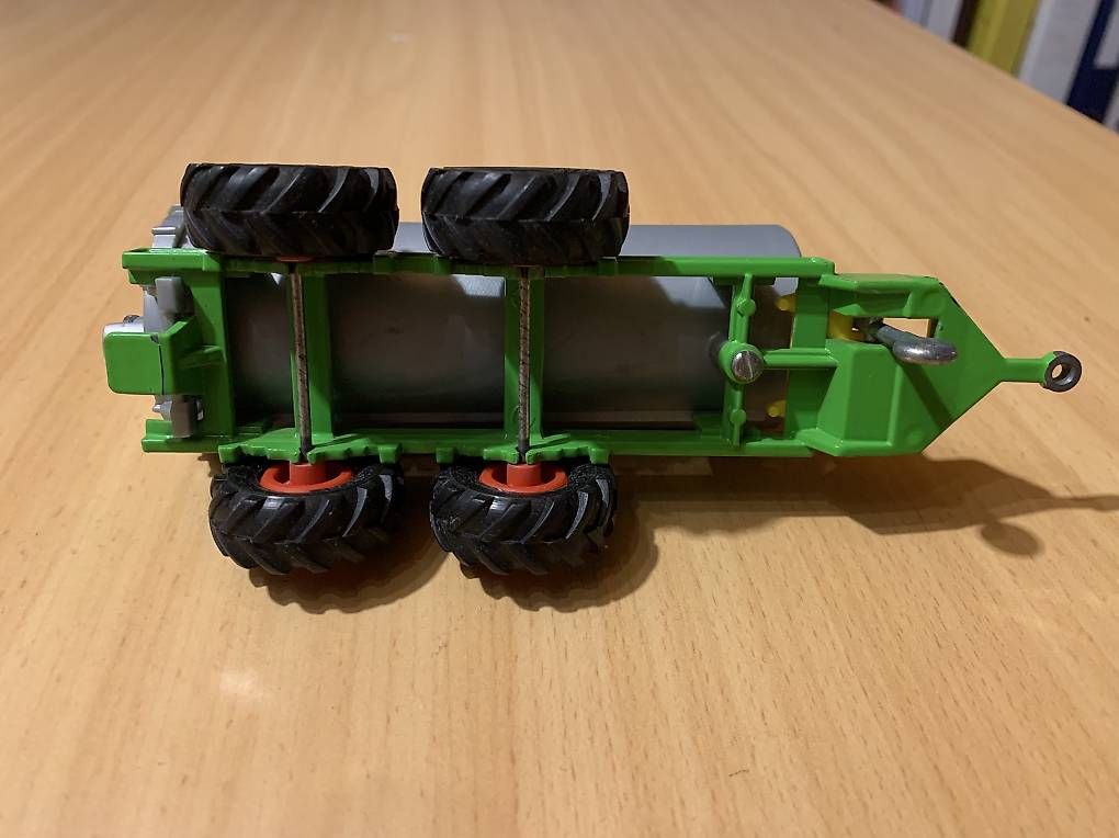 Jouets: Siku Wasserfass / Güllefass – D'occasion à Zofingen par zofredam 2