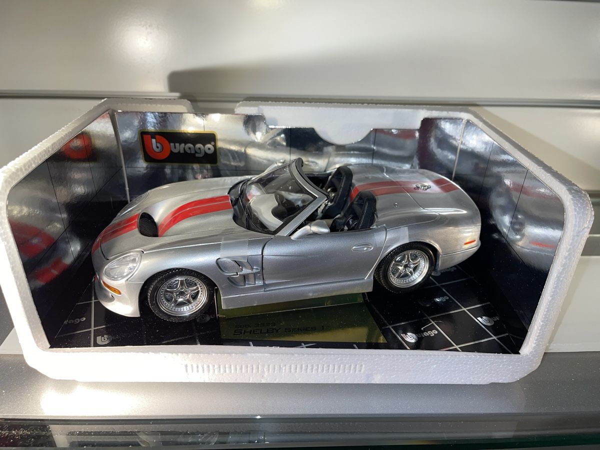 Bburago Modellini d'auto: Burago Shelby Series 1, 1:18, Modellauto – Nuovo (secondo la descrizione) da Siebnen venduto da speedy63 6