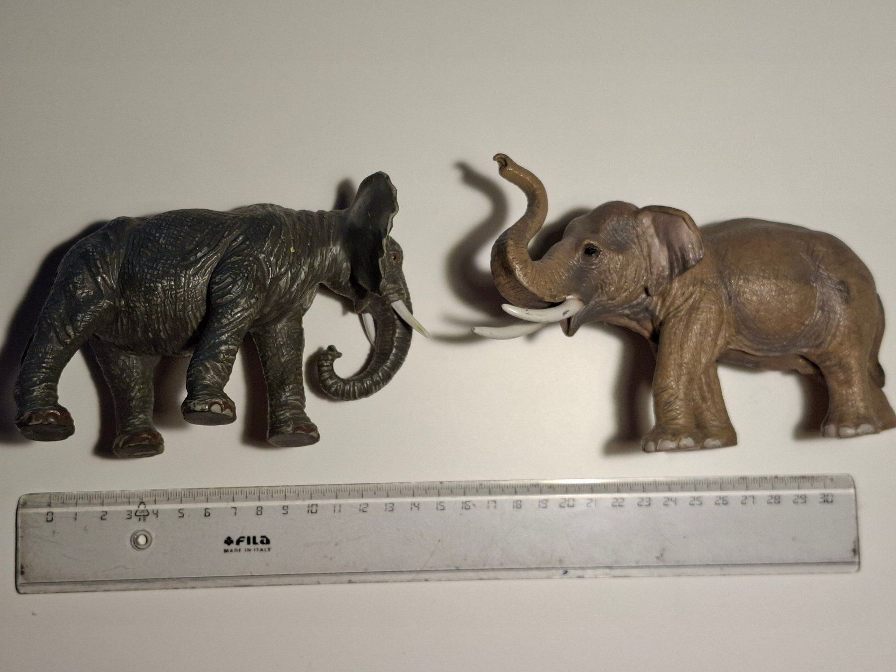 Giocattoli: 2 Elefanten 🐘🐘 – Usato da Weiningen ZH venduto da Annakatharina 1