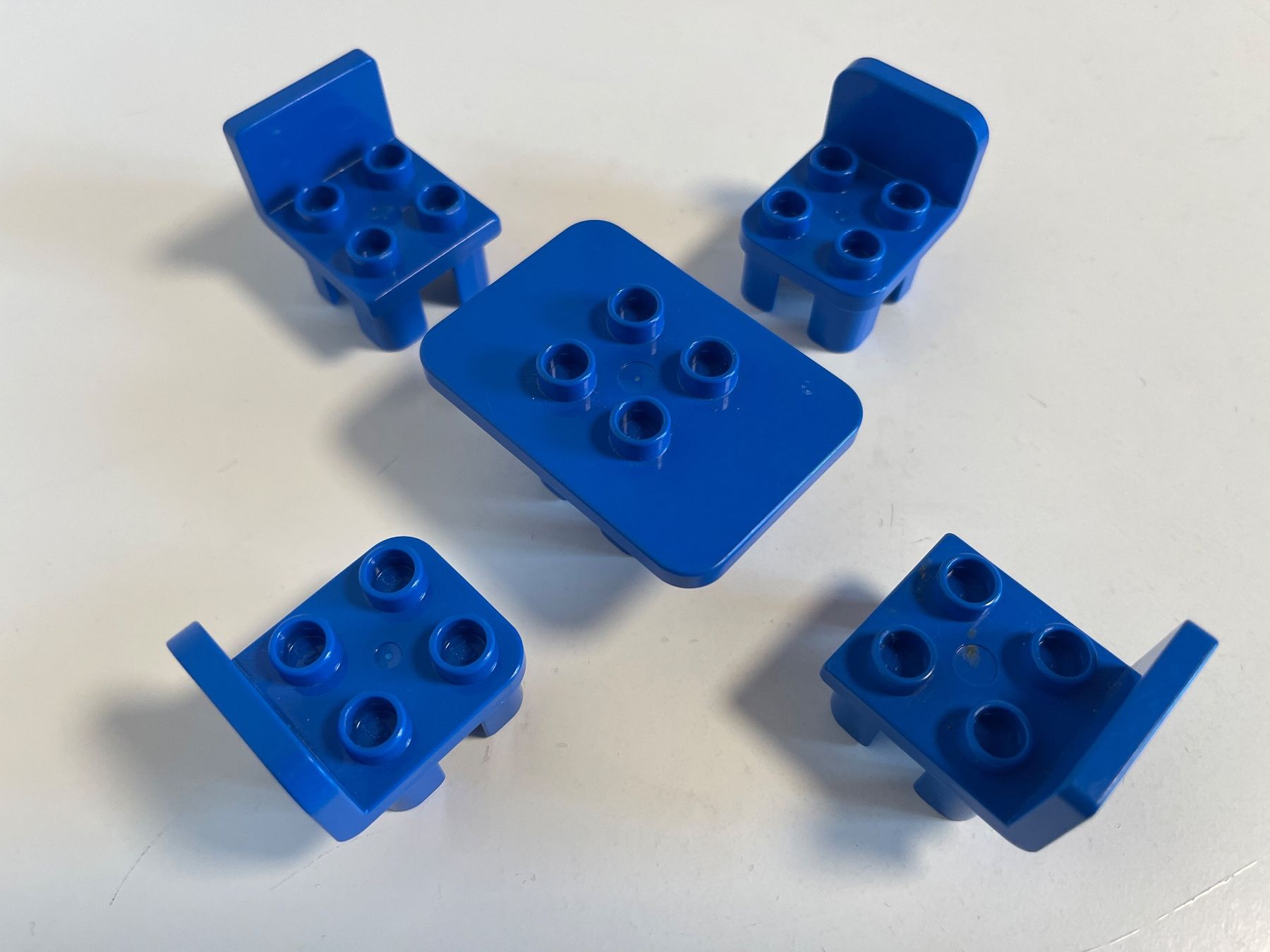 Lego Giocattoli: Duplo Tisch mit Stühle – Usato da Gelterkinden venduto da cobra0110