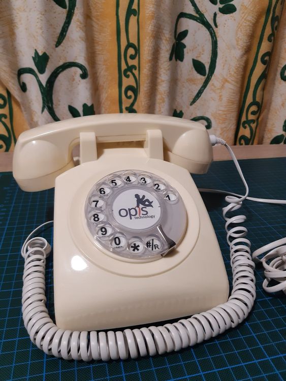 Opis 60s Cable: Das Retro-Telefon Mit Wählscheibe, Das Nostalgische Wählscheibentelefon Und Vintage Telefon Mit Schnur Für Klassische Anrufe In Beige