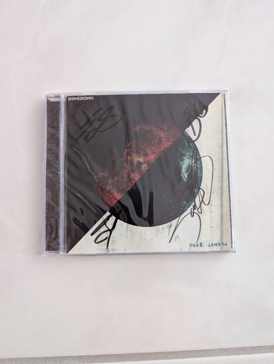 CD: Shinedown - Planet Zero CD - signiert und originalverpackt – Nuovo e nell'imballaggio originale da Wangen b. Olten venduto da JojoBall
