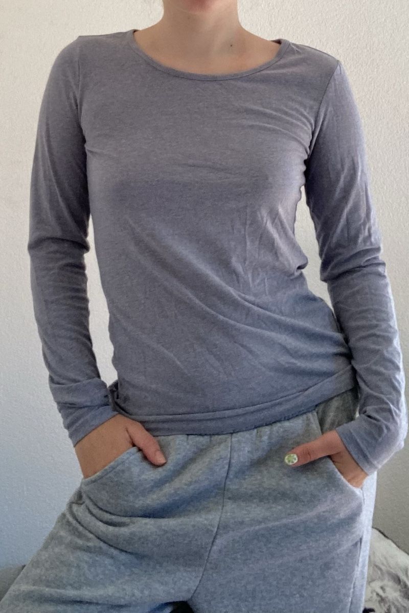 H&M T-Shirts: Langarmshirt grau-blau Grösse S – Gebraucht aus Muri b. Bern von ala_mq5t 1