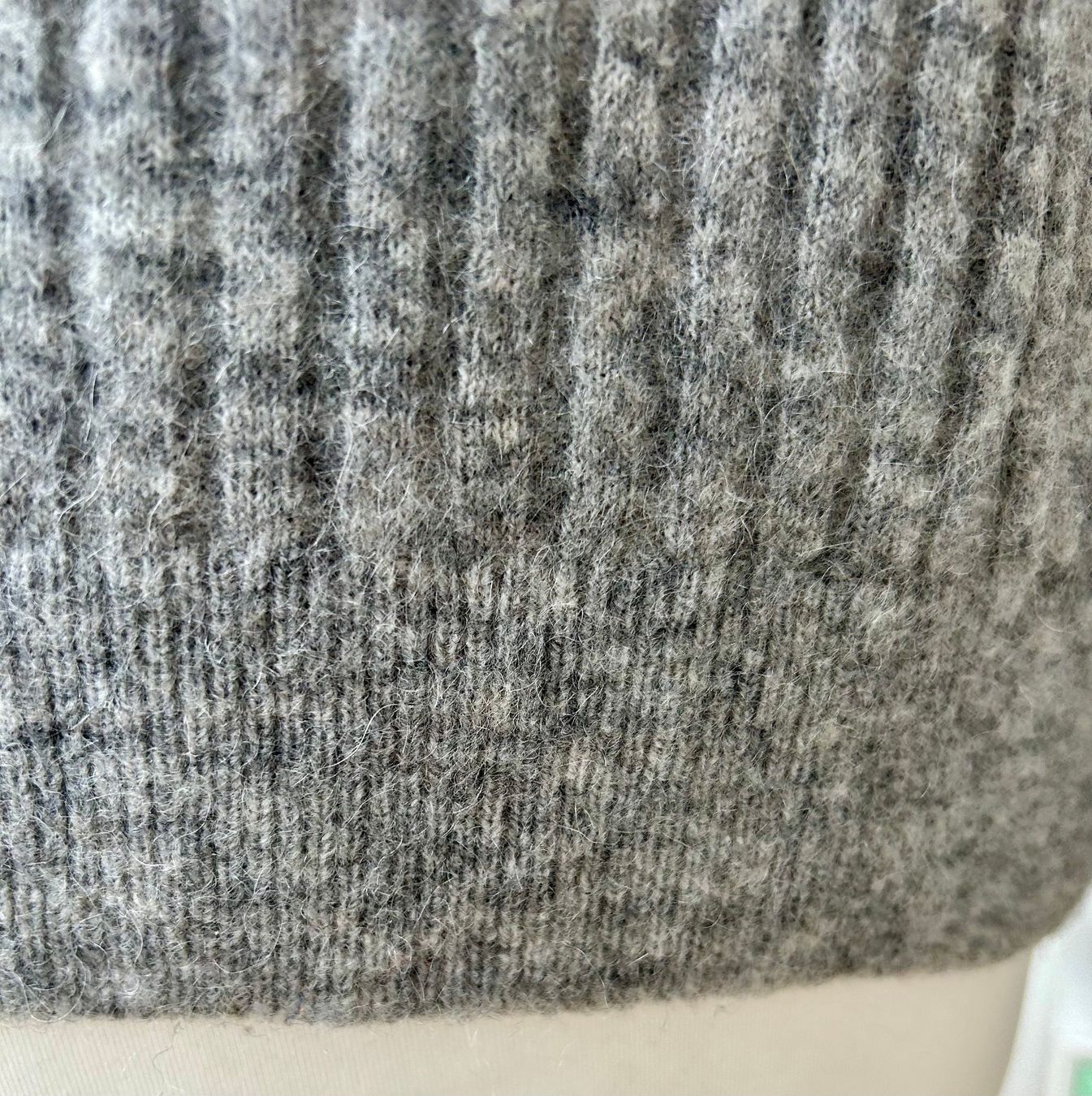 H&M Maglioni & Felpe: Grauer H&M Pulli, Mohair Wollpullover, Pullover, M 38 – Usato da Zürich venduto da DepotCharity 7