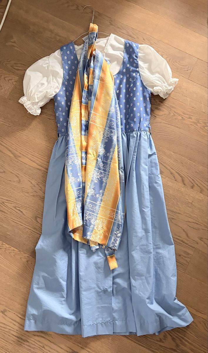 Robes et jupes: Kinderdirndl – D'occasion à Immensee par stoelzal1980 1