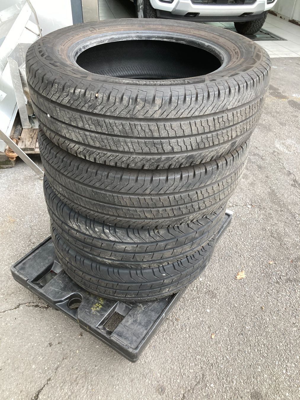 Continental Pneumatici & Ruote complete: 205/65R16 Continental VW T6 Continental – Usato da Cham venduto da WB2223