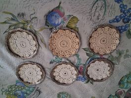 6 Untersetzer handgemacht gehäkelt mit Silberrand guter Z...