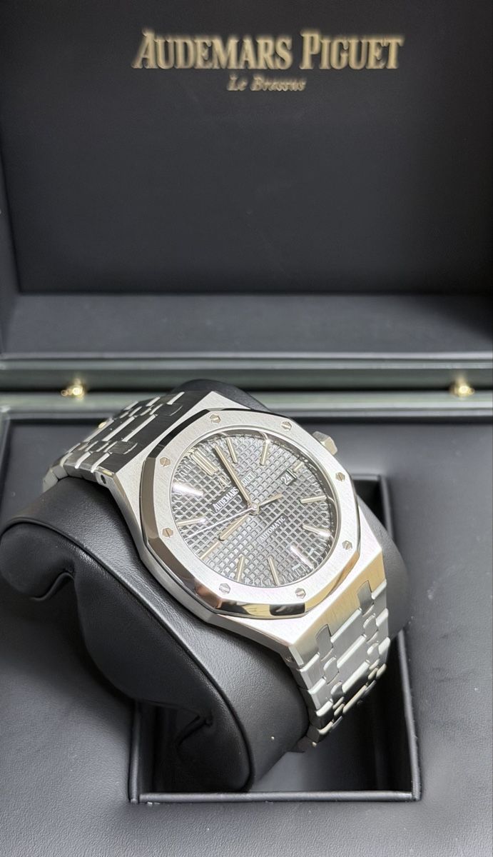 Audemars Piguet Orologi: Audemars Piguet Royal Oak 41mm Black – Usato da Zürich venduto da WATCHROOM 3