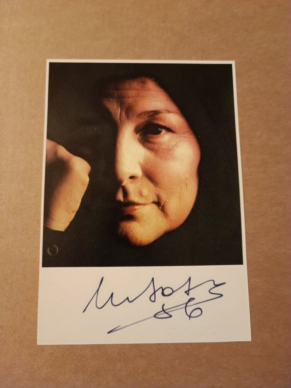 Autografi: Mercedes Sosa - handsigniert – Usato da Menziken venduto da Artographs