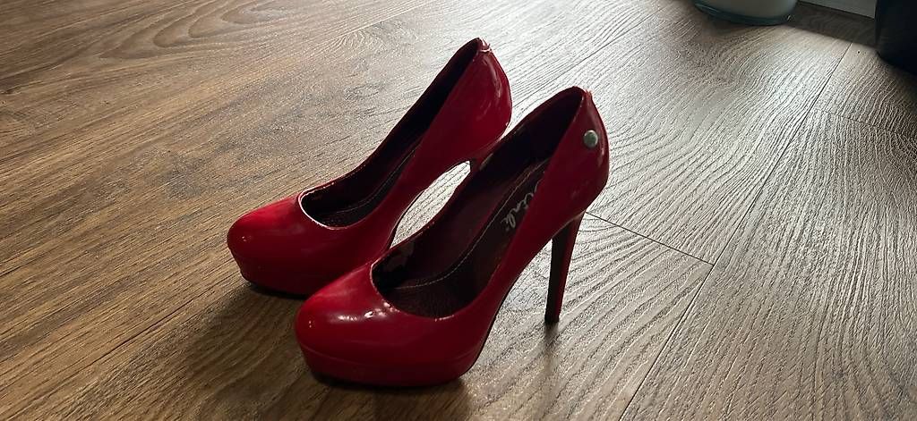 Scarpe da donna: High Heels grösse 37 – Usato da Aarau Rohr venduto da jen_lw9f