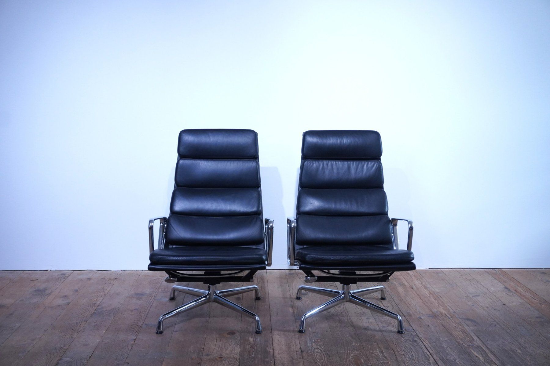 Vitra Sessel: Vitra Eames Soft Pad Lounge Chair EA222 Leder nero – Gebraucht aus Bad Zurzach von QLASSIQ 5