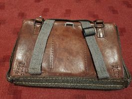 Tasche für Zusatzmunition aussen am Tornister